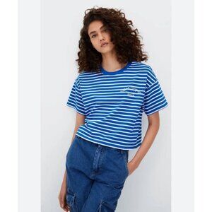 NWOT Stradivarius Blue White Striped Cropped T-Shirt Women’s Size Medium